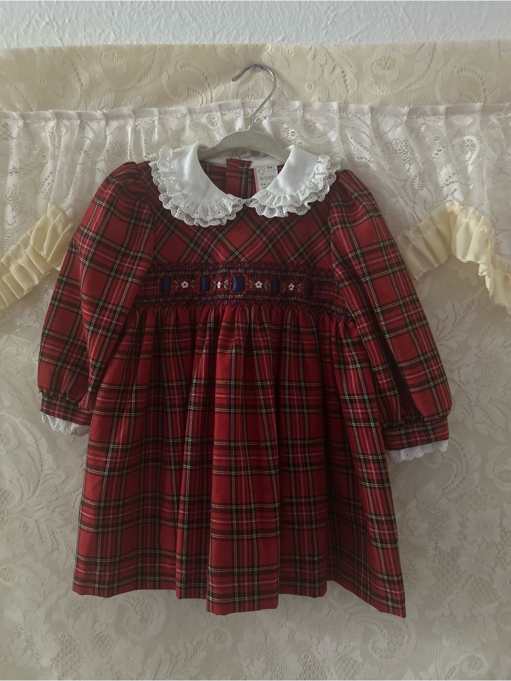 Vintage kids Red Plaid Long-Sleeve Smocked Dress with White Peter Pan Collar 24m